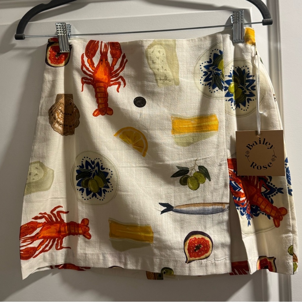 White and Red Mini Wrap Skirt for Casual Occasions